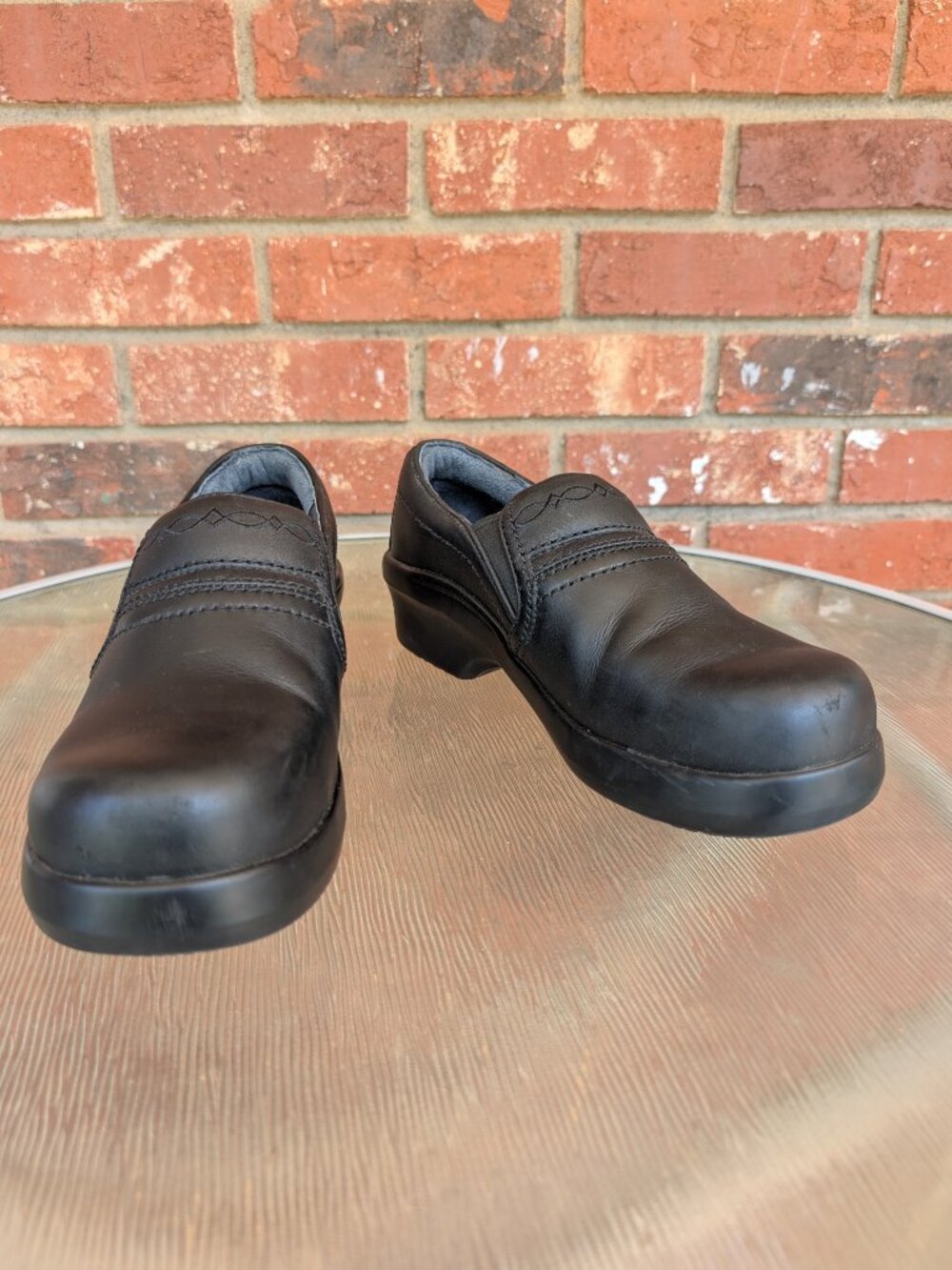 Women's ARIAT Black Leather Composite Toe Slip On Shoes Size 8 - Picture 2 of 11